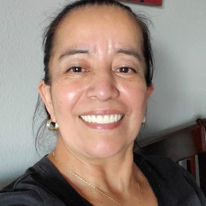 Meet your Posher, Ana